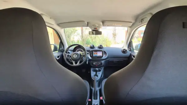 Smart ForTwo Coupé 2016 - 10480 EUR, 115000 km - AUTO.MOTO.pt - 115000km - foto 3 de 11