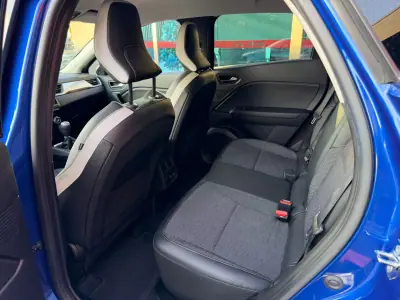 Renault Captur 2022 - 17300 EUR, 89000 km - AUTO.MOTO.pt - 89000km - foto 11 de 14