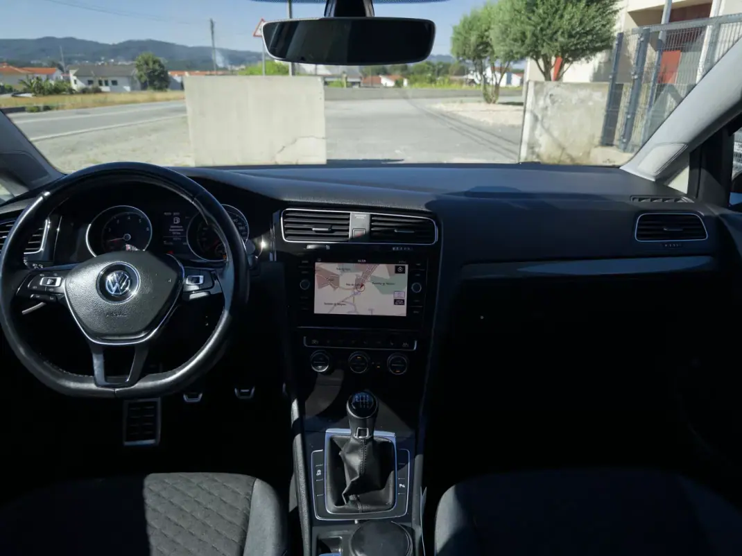 Volkswagen Golf 2018 - 14990 EUR, 105000 km - 105000km - foto 15 de 43