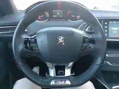 Peugeot 308 2016 - 17999 EUR, 156475 km - AUTO.MOTO.pt - 156475km - foto 6 de 15