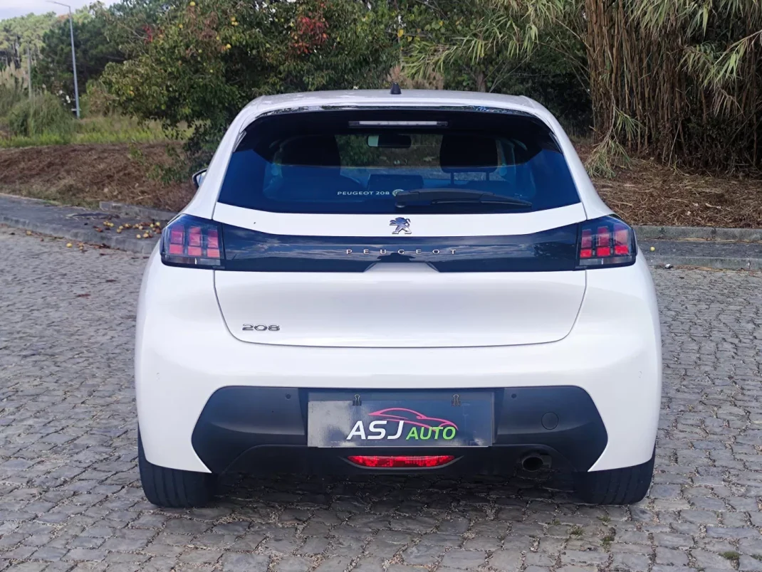 Peugeot 208 2020 - 11900 EUR, 247697 km - AUTO.MOTO.pt - 247697km - foto 8 de 23