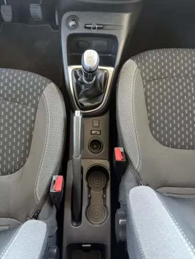 Renault Captur 2018 - 12990 EUR, 113813 km - AUTO.MOTO.pt - 113813km - foto 14 de 20