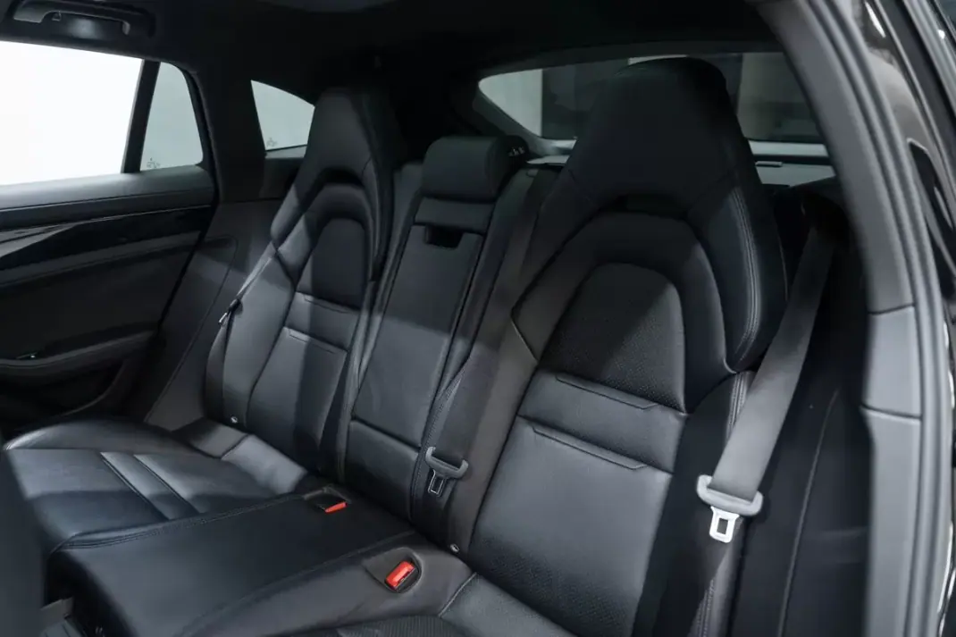 Porsche Panamera Sport Turismo 2020 - 63950 EUR, 111000 km - AUTO.MOTO.pt - 111000km - foto 53 de 53