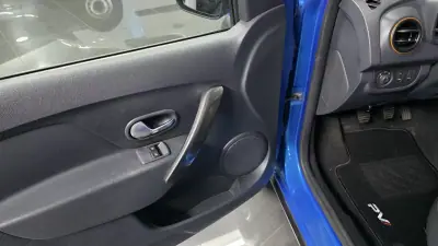 Dacia Sandero 2018 - 10990 EUR, 129000 km - AUTO.MOTO.pt - 129000km - foto 4 de 21