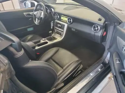 Mercedes-Benz SLK 200 2012 - 19990 EUR, 142000 km - AUTO.MOTO.pt - 142000km - foto 5 de 11