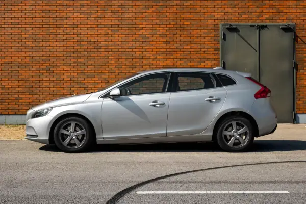 Volvo V40 2013 - 10900 EUR, 164820 km - 164820km - foto 2 de 19