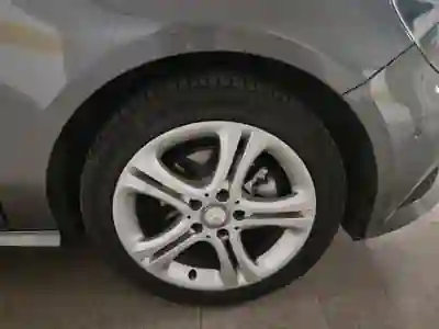 Mercedes-Benz A 180 2014 - 12000 EUR, 219000 km - AUTO.MOTO.pt - 219000km - foto 5 de 10