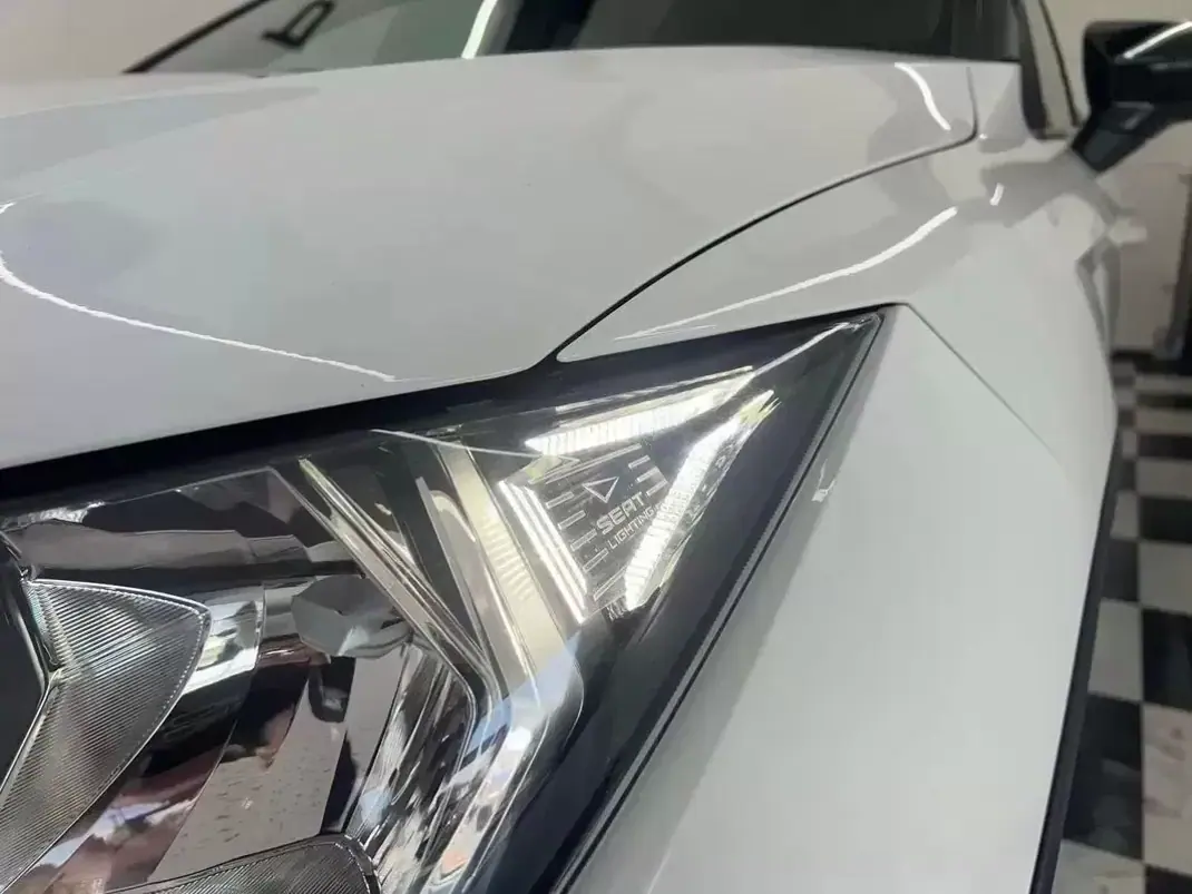 SEAT Arona 2020 - 15490 EUR, 59460 km - AUTO.MOTO.pt - 59460km - foto 3 de 39