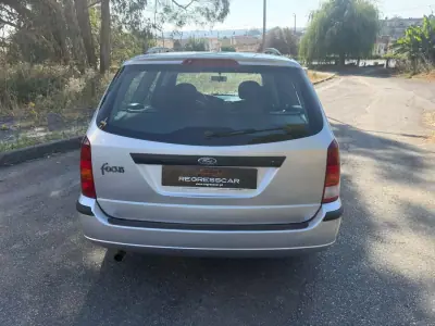 Ford Focus 2004 - 2750 EUR, 155000 km - AUTO.MOTO.pt - 155000km - foto 21 de 24