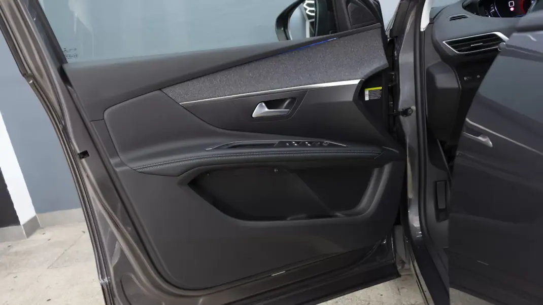 Peugeot 3008 2022 - 21750 EUR, 58000 km - AUTO.MOTO.pt - 58000km - foto 15 de 35