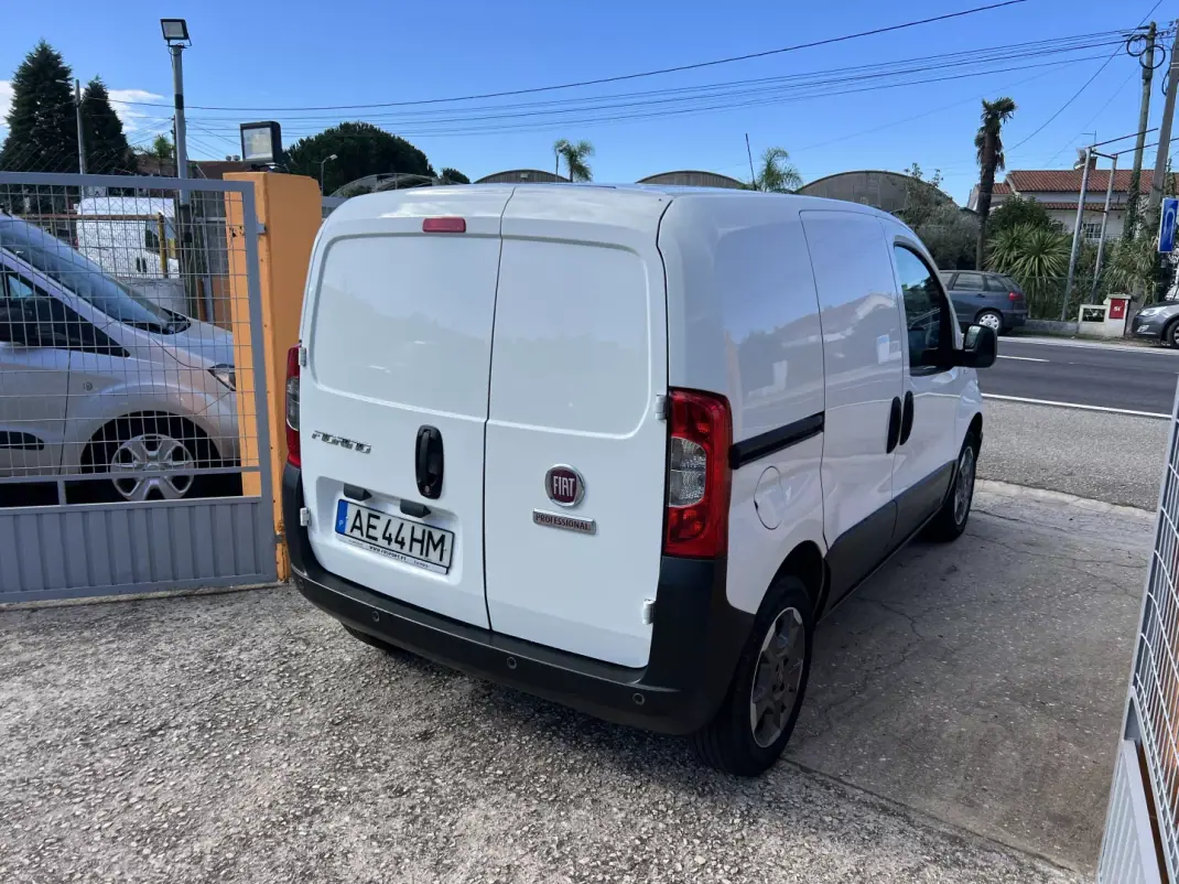 Fiat Fiorino 1.3 M-Jet Adventure 2020 - 9990 EUR, 159960 km - AUTO.MOTO.pt - 159960km - foto 7 de 20