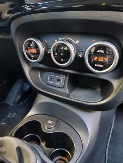 Fiat 500L 2018 - 10990 EUR, 135000 km - AUTO.MOTO.pt - 135000km - foto 10 de 12