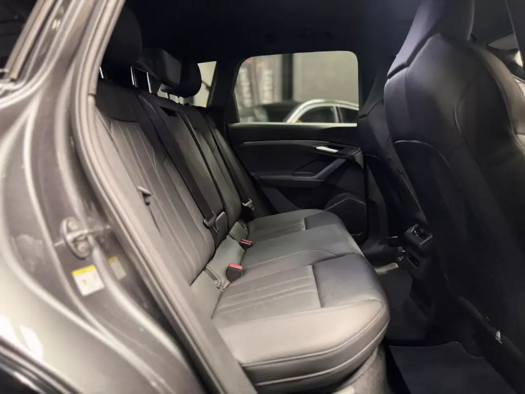 Audi Q6 e-tron 2025 - 59990 EUR, 16300 km - 16300km - foto 22 de 25