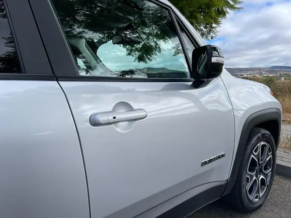 Jeep Renegade 2018 - 17980 EUR, 112000 km - AUTO.MOTO.pt - 112000km - foto 4 de 22