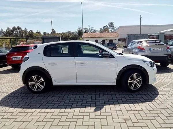 Peugeot e-208 2022 - 26950 EUR, 9000 km - AUTO.MOTO.pt - 9000km - foto 4 de 33