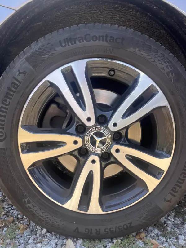 Mercedes-Benz CLA 180 2017 - 18500 EUR, 180800 km - AUTO.MOTO.pt - 180800km - foto 23 de 25