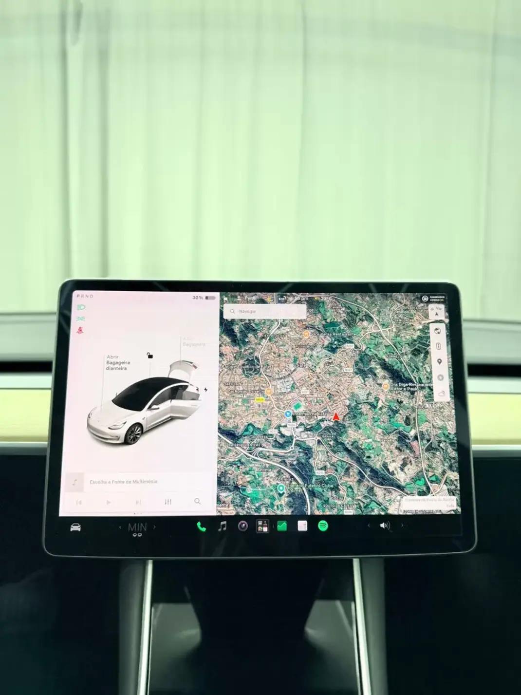 Tesla Model 3 2019 - 22750 EUR, 159999 km - AUTO.MOTO.pt - 159999km - foto 11 de 23