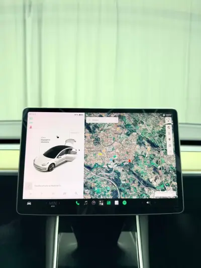 Tesla Model 3 2019 - 22750 EUR, 159999 km - AUTO.MOTO.pt - 159999km - foto 11 de 23