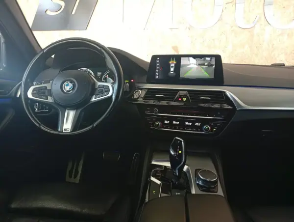 BMW 520 2017 - 33950 EUR, 225000 km - AUTO.MOTO.pt - 225000km - foto 10 de 21