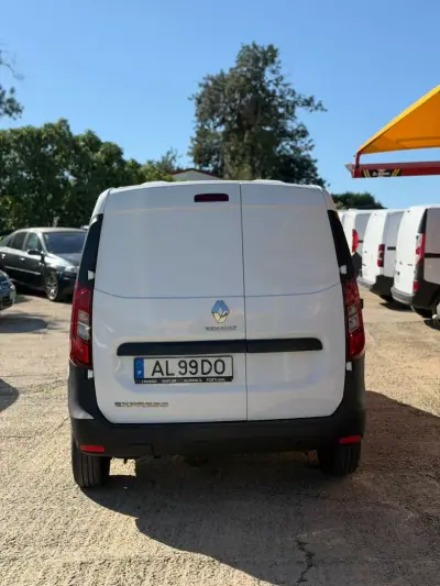 Renault EXPRESS 1.5 DCI BLUE 95 CONFORT 2021 - 14990 EUR, 188496 km - AUTO.MOTO.pt - 188496km - foto 4 de 8