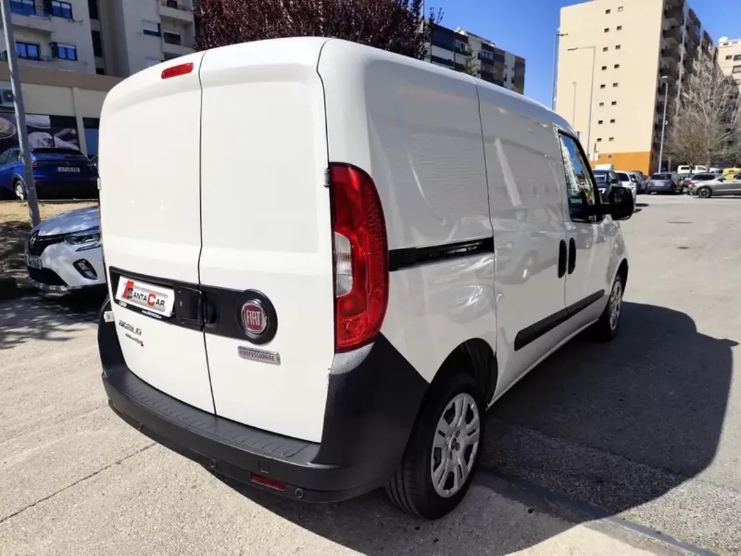 Fiat Doblo 1.3 Multijet ,3Lug. ,Iva Dedutivel 2017 - 9980 EUR, 85000 km - AUTO.MOTO.pt - 85000km - foto 19 de 26