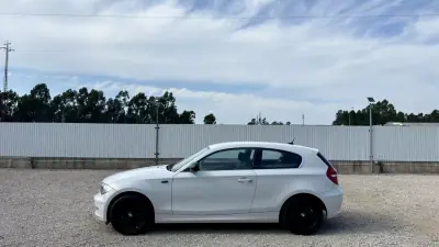 BMW 118 2010 - 12000 EUR, 222000 km - AUTO.MOTO.pt - 222000km - foto 6 de 14