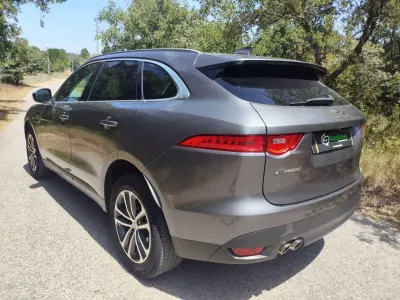 Jaguar F-Pace 2018 - 20900 EUR, 226300 km - AUTO.MOTO.pt - 226300km - foto 14 de 24