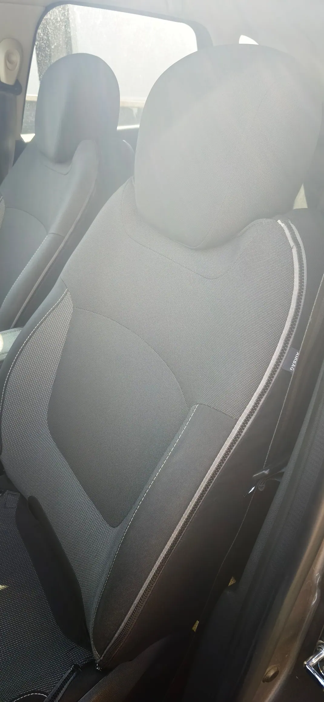 Renault Captur 2016 - 11500 EUR, 134000 km - 134000km - foto 5 de 7