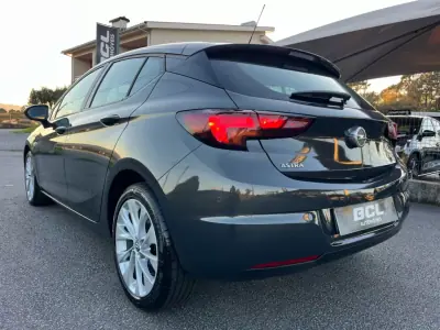 Opel Astra 2016 - 13990 EUR, 190000 km - AUTO.MOTO.pt - 190000km - foto 11 de 33