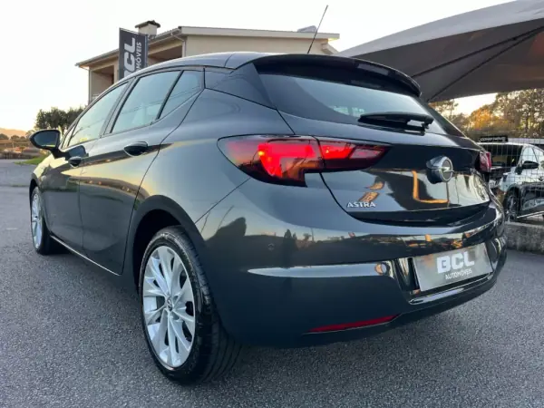 Opel Astra 2016 - 13990 EUR, 190000 km - AUTO.MOTO.pt - 190000km - foto 11 de 33