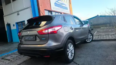 Nissan Qashqai 2015 - 11900 EUR, 165000 km - AUTO.MOTO.pt - 165000km - foto 9 de 16