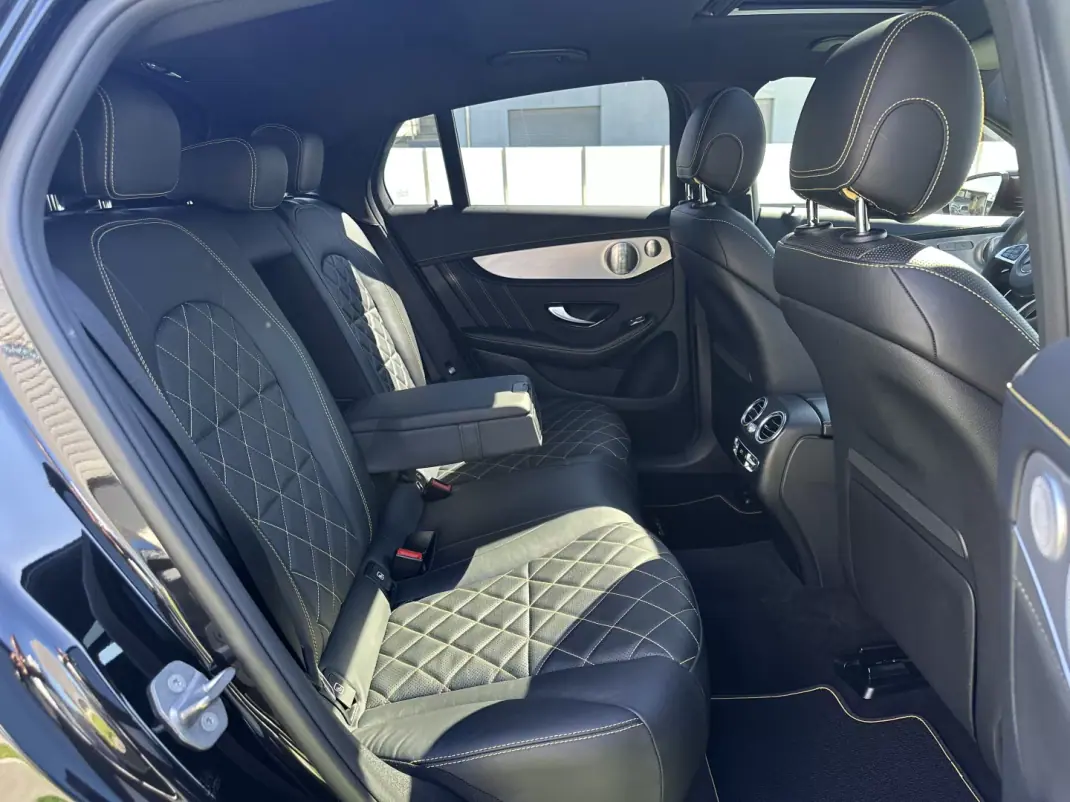 Mercedes-Benz GLC 63 AMG 2018 - 75000 EUR, 100000 km - 100000km - foto 85 de 93