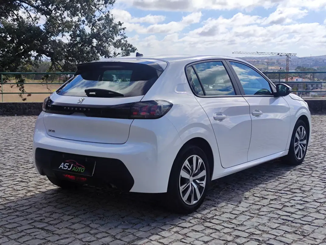 Peugeot 208 2020 - 11900 EUR, 247697 km - AUTO.MOTO.pt - 247697km - foto 6 de 23