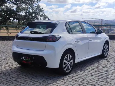 Peugeot 208 2020 - 11900 EUR, 247697 km - AUTO.MOTO.pt - 247697km - foto 6 de 23