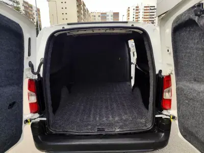 Citroën Berlingo 1.6 HDI ,3 Lug. Longa , Iva dedutivel 2019 - 13480 EUR, 182000 km - AUTO.MOTO.pt - 182000km - foto 24 de 28