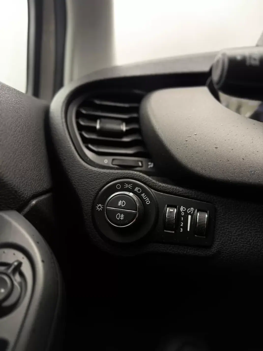 Fiat 500X 2023 - 17950 EUR, 46000 km - AUTO.MOTO.pt - 46000km - foto 16 de 24