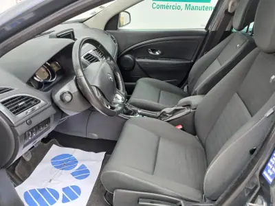Renault Mégane Sport Tourer 2016 - 8950 EUR, 157317 km - AUTO.MOTO.pt - 157317km - foto 14 de 25