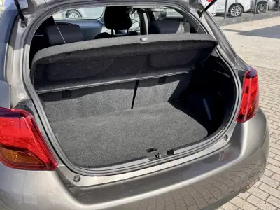 Toyota Yaris 2016 - 14500 EUR, 101000 km - AUTO.MOTO.pt - 101000km - foto 19 de 19