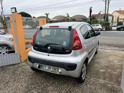 Peugeot 107 2010 - 4950 EUR, 135993 km - AUTO.MOTO.pt - 135993km - foto 4 de 5