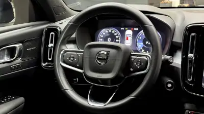 Volvo XC 40 2023 - 29970 EUR, 57000 km - AUTO.MOTO.pt - 57000km - foto 23 de 46