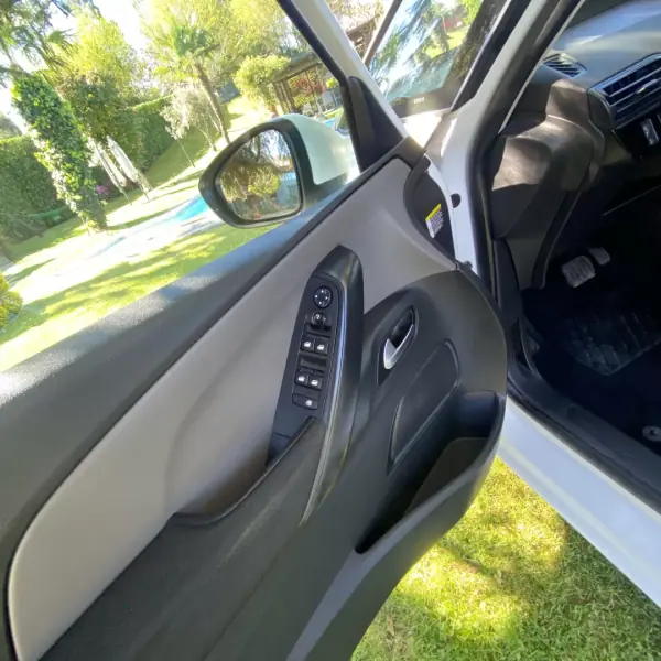 Citroën C4 Picasso 2016 - 13990 EUR, 168400 km - AUTO.MOTO.pt - 168400km - foto 13 de 28