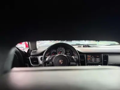Porsche Panamera 2012 - 34990 EUR, 187000 km - AUTO.MOTO.pt - 187000km - foto 11 de 22