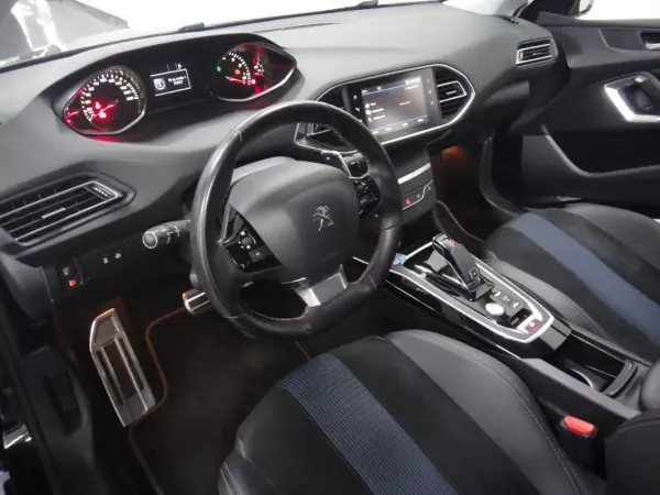 Peugeot 308 2019 - 14500 EUR, 50000 km - AUTO.MOTO.pt - 50000km - foto 35 de 51