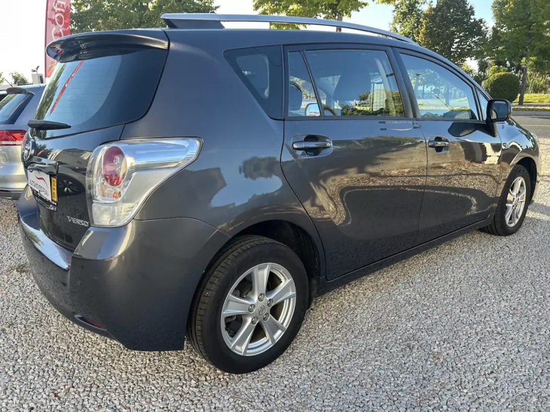 Toyota Verso 2012 - 13750 EUR, 96840 km - 96840km - foto 4 de 14