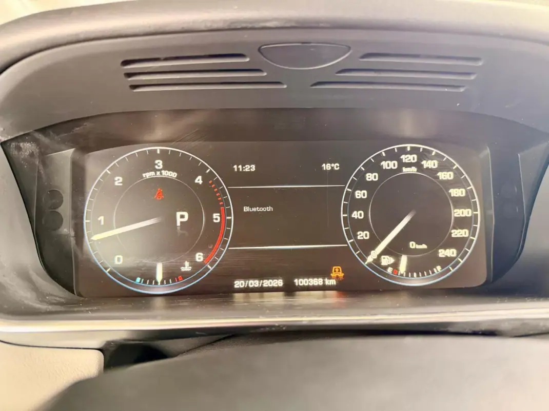 Land Rover Range Rover Sport 2016 - 43990 EUR, 99900 km - AUTO.MOTO.pt - 99900km - foto 30 de 33