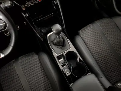 Peugeot 2008 2020 - 15990 EUR, 67000 km - AUTO.MOTO.pt - 67000km - foto 41 de 61