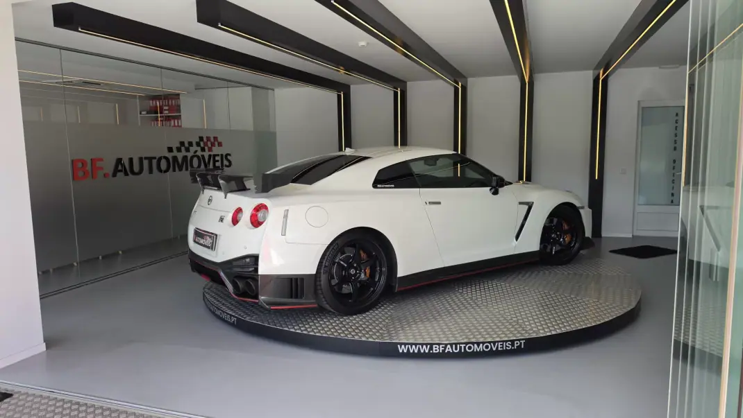 Nissan GT-R 2017 - 300000 EUR, 30685 km - 30685km - foto 7 de 69