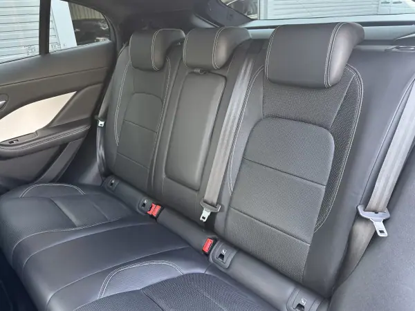Jaguar I-Pace 2018 - 27900 EUR, 113000 km - AUTO.MOTO.pt - 113000km - foto 29 de 59