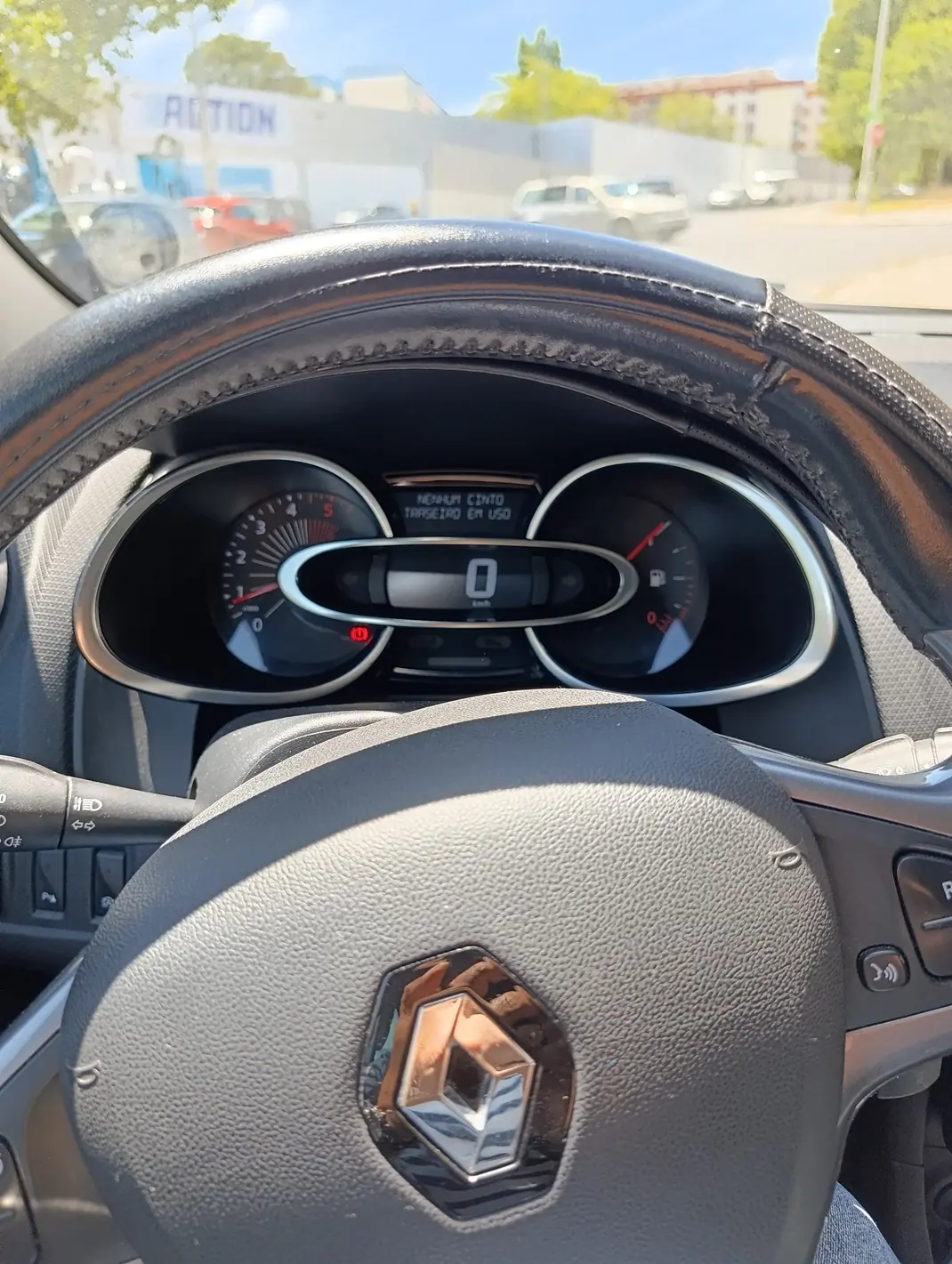 Renault Clio Sport Tourer 2016 - 8000 EUR, 177500 km - 177500km - foto 9 de 10