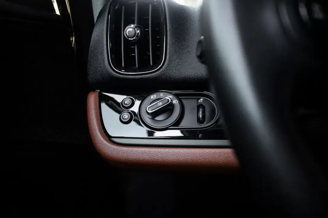 MINI Countryman 2022 - 28700 EUR, 61826 km - AUTO.MOTO.pt - 61826km - foto 18 de 43